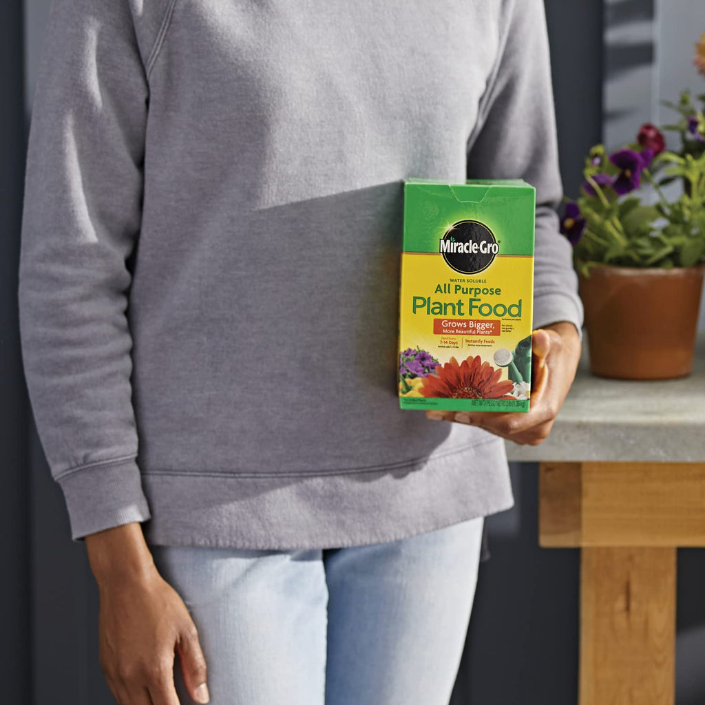 Miracle-Gro Water Soluble All Purpose Plant Food - Fertilizer For All Indoor or Outdoor Plants including Roses, Flowers, Vegetables, Houseplants, Trees, and Shrubs, 3 lbs.